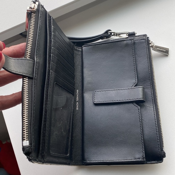 Michael Kors Wallet Wristlet Double Zipper Black with Phone Slot - Picture 2 of 9